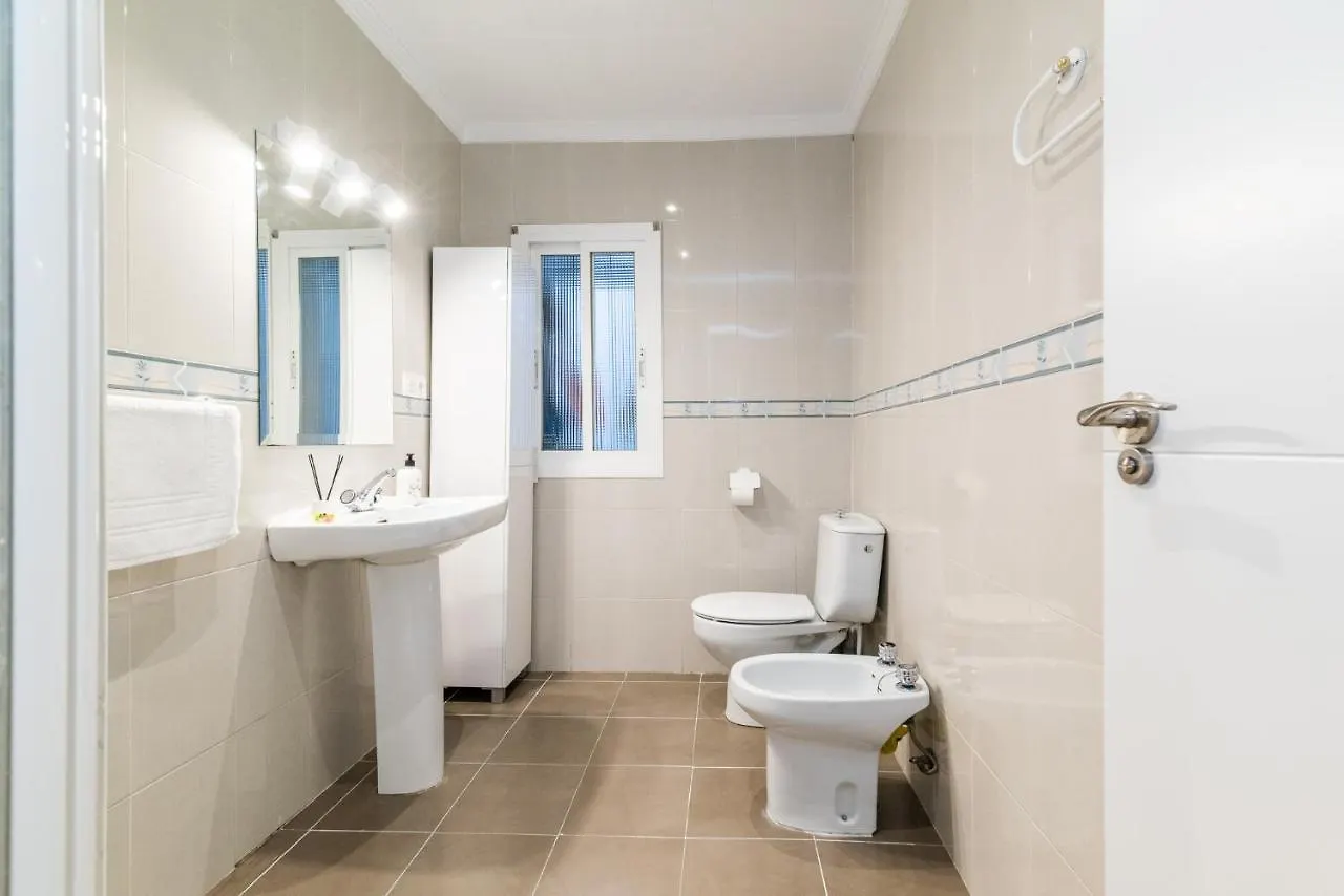Modern Plaza De Toros Apartment With Free Parking Granada
