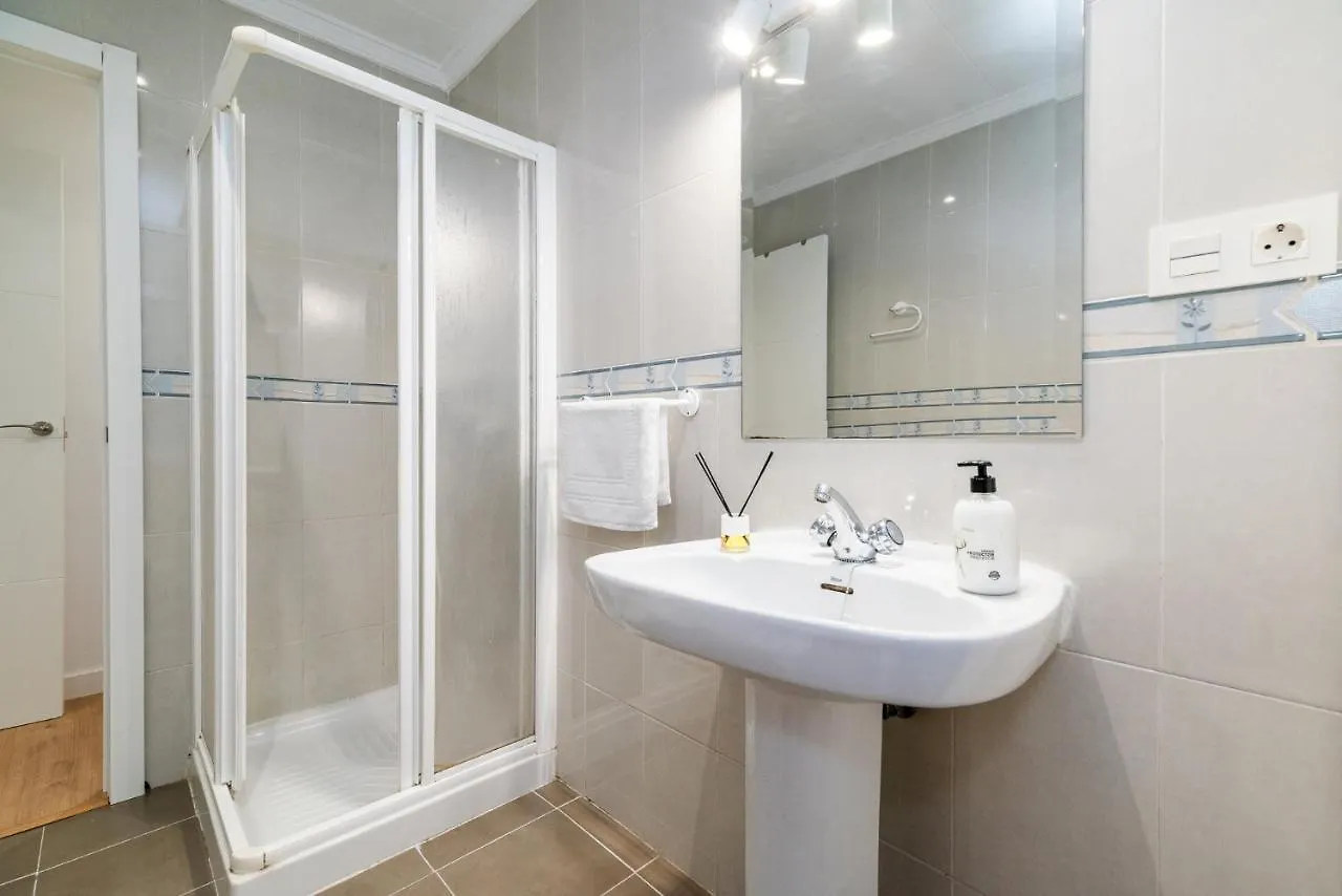 Modern Plaza De Toros Apartment With Free Parking Granada