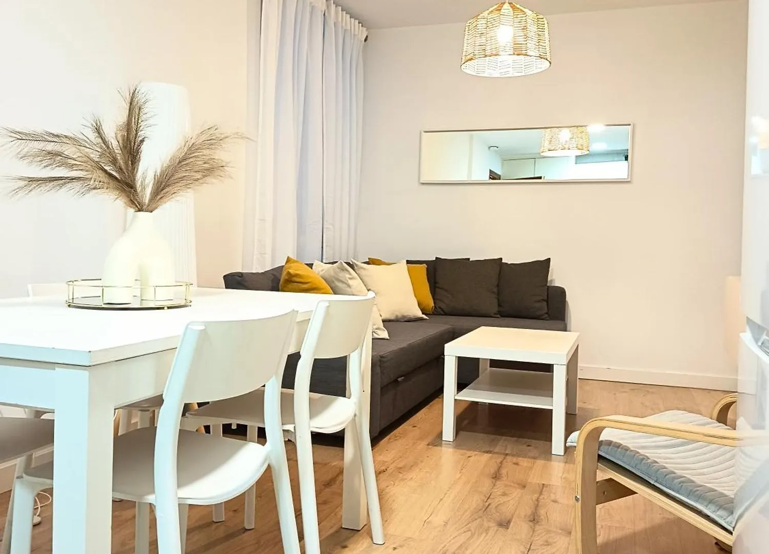 Modern Plaza De Toros Apartment With Free Parking Granada